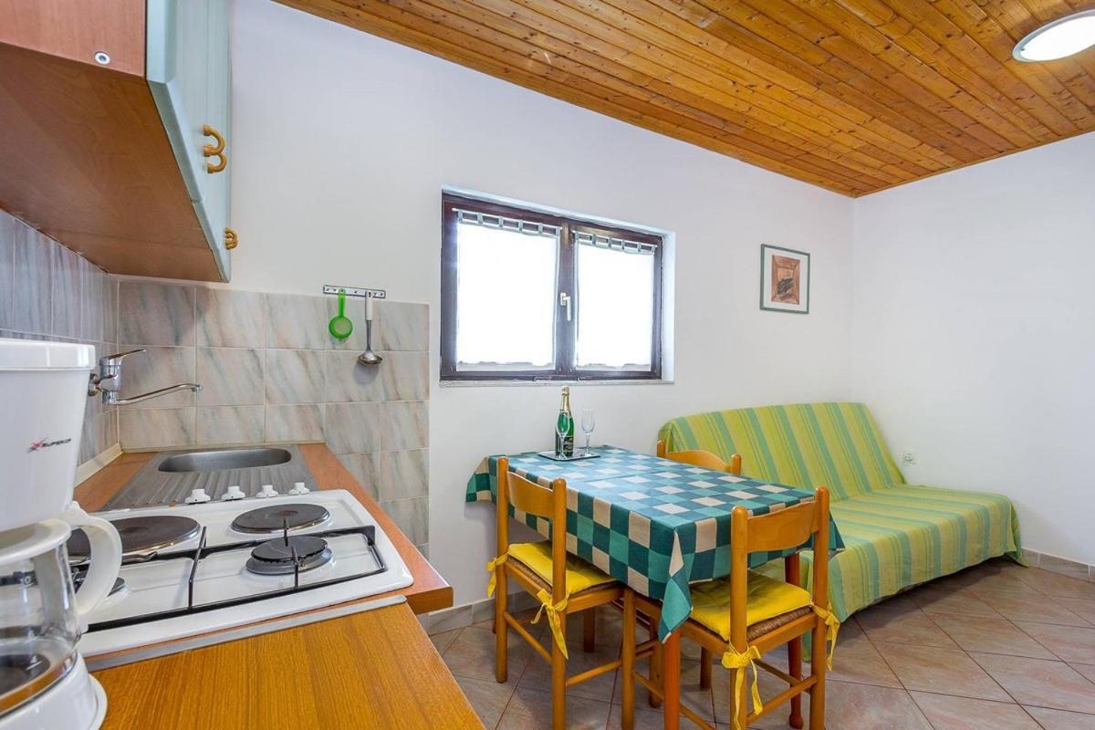 Apartments Dragica Valbandon Exterior photo