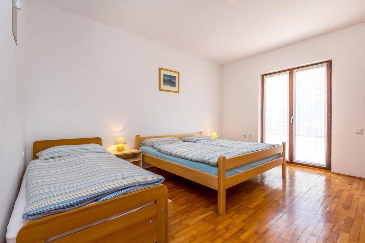 Apartments Dragica Valbandon Exterior photo