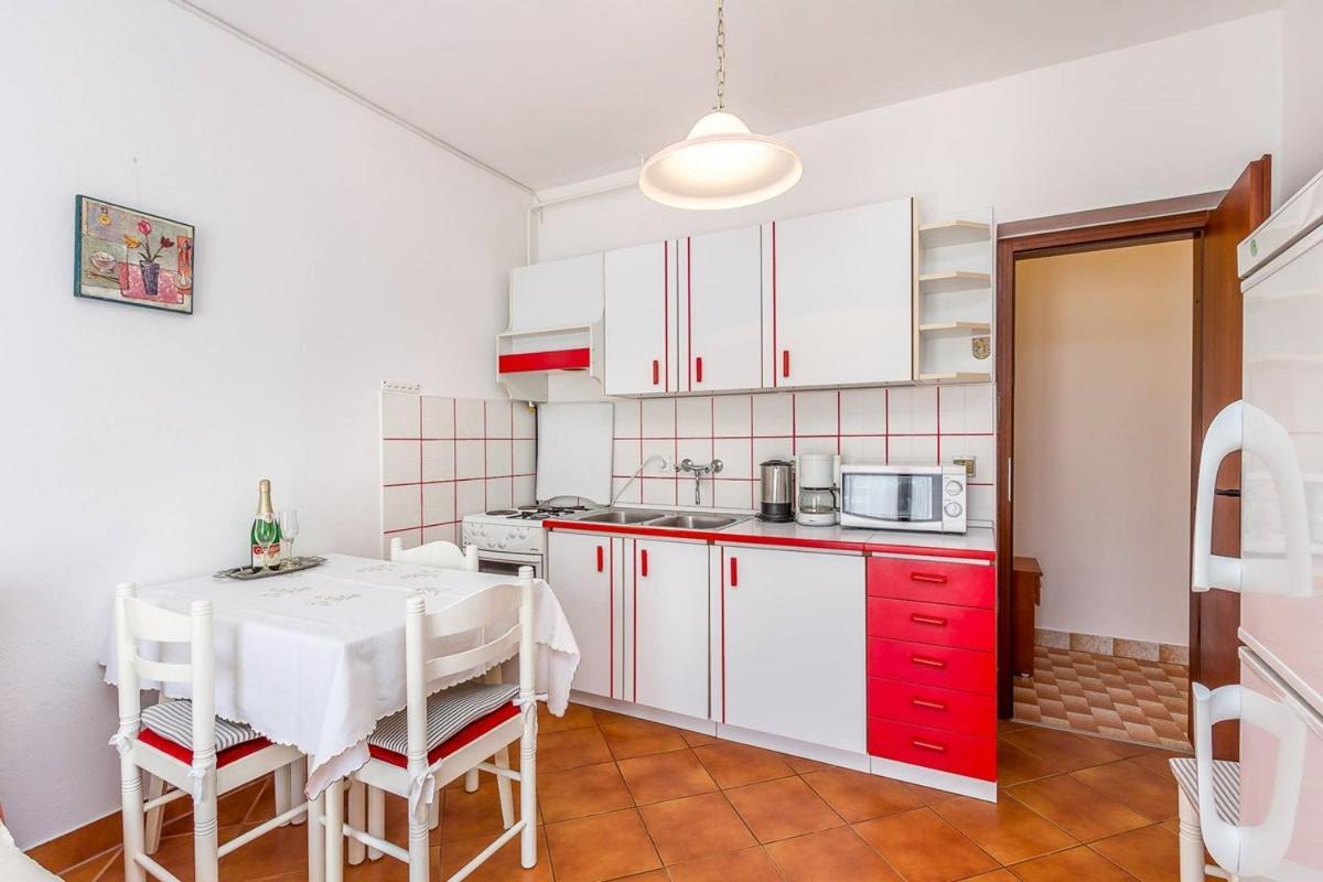 Apartments Dragica Valbandon Exterior photo