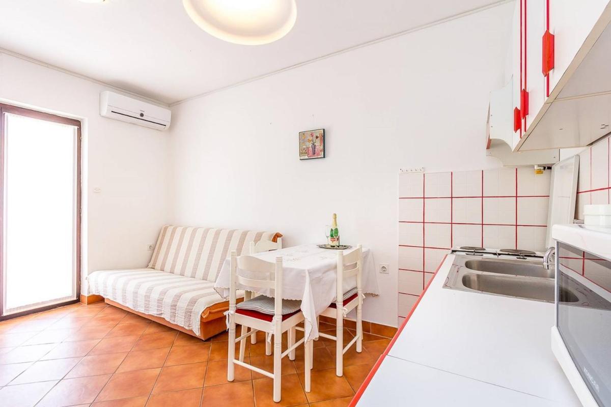 Apartments Dragica Valbandon Exterior photo
